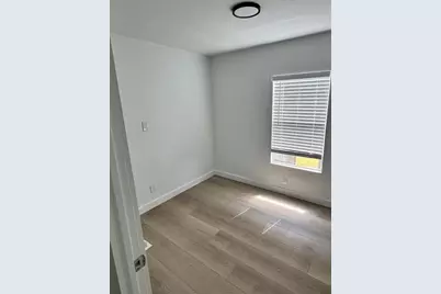 21850 NW 7th Ct, Pembroke Pines, FL 33029 - Photo 9