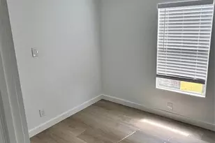 21850 NW 7th Ct, Pembroke Pines, FL 33029 - Photo 9