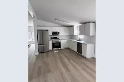 21850 NW 7th Ct, Pembroke Pines, FL 33029 - Photo 3