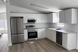 21850 NW 7th Ct, Pembroke Pines, FL 33029 - Photo 3