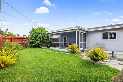 4805 NW 27th Way, Tamarac, FL 33309 - Photo 17