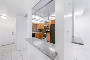 3150 W Rolling Hills Cir, Davie, FL 33328 - Photo 7