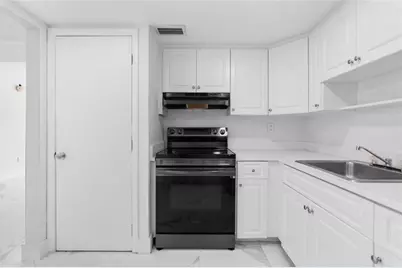 4164  Inverrary Dr, Unit #412, Lauderhill, FL 33319 - Photo 11