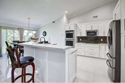 1210 NW 193rd Ave, Pembroke Pines, FL 33029 - Photo 9