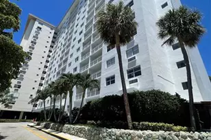 400 Kings Point Dr, Sunny Isles Beach, FL 33160 - Photo 47