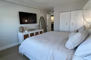 400 Kings Point Dr, Sunny Isles Beach, FL 33160 - Photo 27