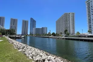 400 Kings Point Dr, Sunny Isles Beach, FL 33160 - Photo 43