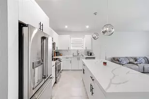 2325 SE 29th Ct, Homestead, FL 33035 - Photo 11