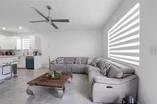 2325 SE 29th Ct, Homestead, FL 33035 - Photo 17