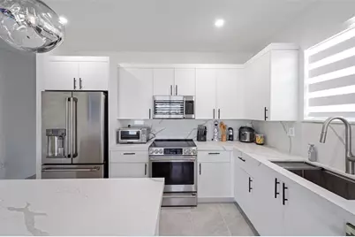 2325 SE 29th Ct., Homestead, FL 33035 - Photo 7