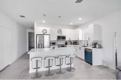 2325 SE 29th Ct., Homestead, FL 33035 - Photo 9