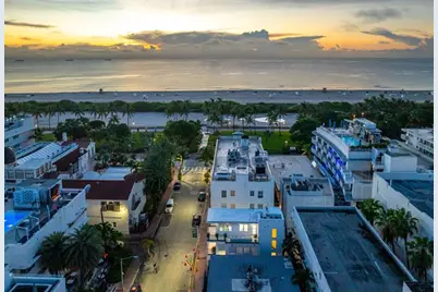 124  11th St, Miami Beach, FL 33139 - Photo 77