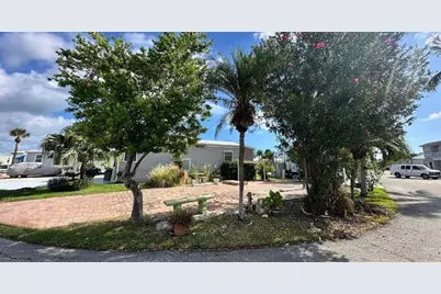 305  Nettles Blvd, Jensen Beach, FL 34957 - Photo 3