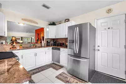 6104  Rainbow Cir, Greenacres, FL 33463 - Photo 11