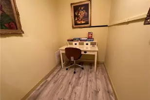 1870 NW 19th St, Miami, FL 33125 - Photo 15