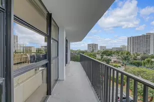 600 Parkview Dr, Hallandale Beach, FL 33009 - Photo 27