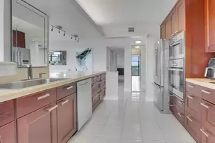 600 Parkview Dr, Hallandale Beach, FL 33009 - Photo 5