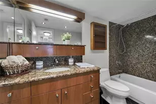 105 Lake Emerald Dr, Oakland Park, FL 33309 - Photo 27