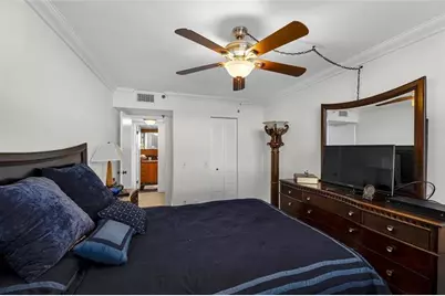 105  Lake Emerald Dr, Unit #711, Oakland Park, FL 33309 - Photo 25