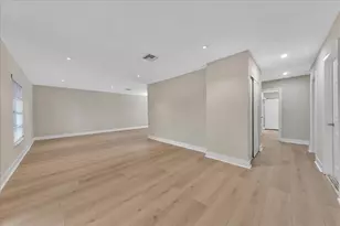 8695 NW 28th Dr, Coral Springs, FL 33065 - Photo 11