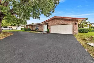 8695 NW 28th Dr, Coral Springs, FL 33065 - Photo 9