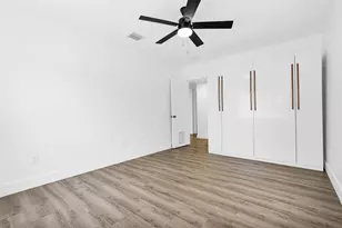 725 81st St, Miami Beach, FL 33141 - Photo 45