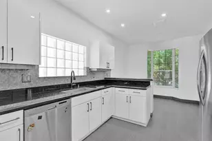 1251 Hayes, Hollywood, FL 33019 - Photo 27
