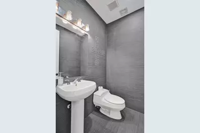 1251  Hayes, Hollywood, FL 33019 - Photo 7