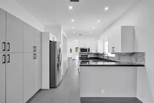 1251 Hayes, Hollywood, FL 33019 - Photo 29