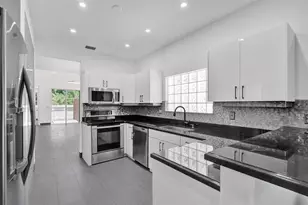 1251 Hayes, Hollywood, FL 33019 - Photo 31