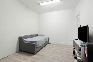 20350 NW 6th Pl, Miami, FL 33169 - Photo 13