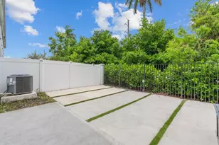 20350 NW 6th Pl, Miami, FL 33169 - Photo 15