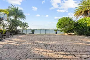 9725 Blue Isle Bay, Parkland, FL 33076 - Photo 13