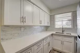 30 SE 13th St, Boca Raton, FL 33432 - Photo 1