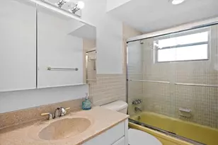 1000 NE 14th Ave, Hallandale Beach, FL 33009 - Photo 31