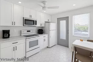 1000 NE 14th Ave, Hallandale Beach, FL 33009 - Photo 29