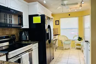 7426 Pinewalk Dr Unit, Margate, FL 33063 - Photo 7