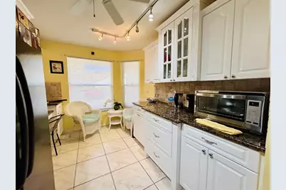 7426  Pinewalk Dr, Unit #7426, Margate, FL 33063 - Photo 9