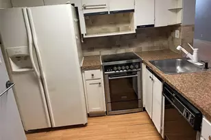 3083 N Oakland Forest Dr, Oakland Park, FL 33309 - Photo 17