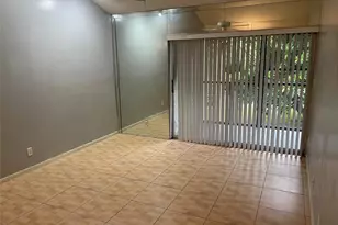 3083 N Oakland Forest Dr, Oakland Park, FL 33309 - Photo 5