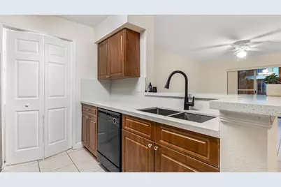 875  Riverside Dr, Unit #717, Coral Springs, FL 33071 - Photo 9