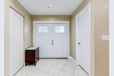 1020 SW 149th Ln, Sunrise, FL 33326 - Photo 5