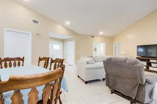 1020 SW 149th Ln, Sunrise, FL 33326 - Photo 11