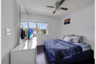 757 NW 208th Dr, Pembroke Pines, FL 33029 - Photo 25