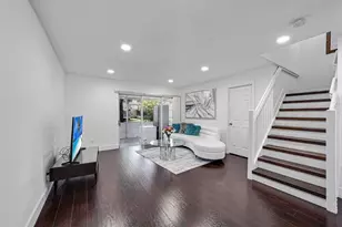 757 NW 208th Dr, Pembroke Pines, FL 33029 - Photo 17