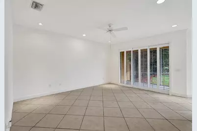 10902  Tamoron Ln, Boca Raton, FL 33498 - Photo 11