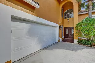 10902 Tamoron Ln, Boca Raton, FL 33498 - Photo 3