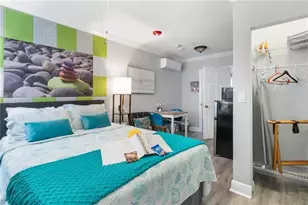 2625 NE 13th Ct, Fort Lauderdale, FL 33304 - Photo 5