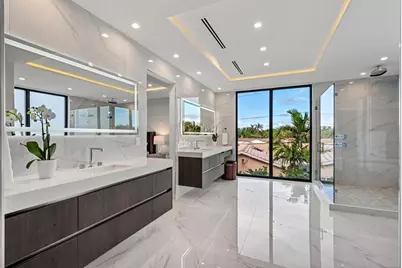 2000  Harbourview Dr, Fort Lauderdale, FL 33316 - Photo 29