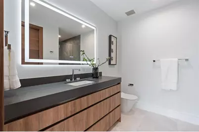 2000  Harbourview Dr, Fort Lauderdale, FL 33316 - Photo 25